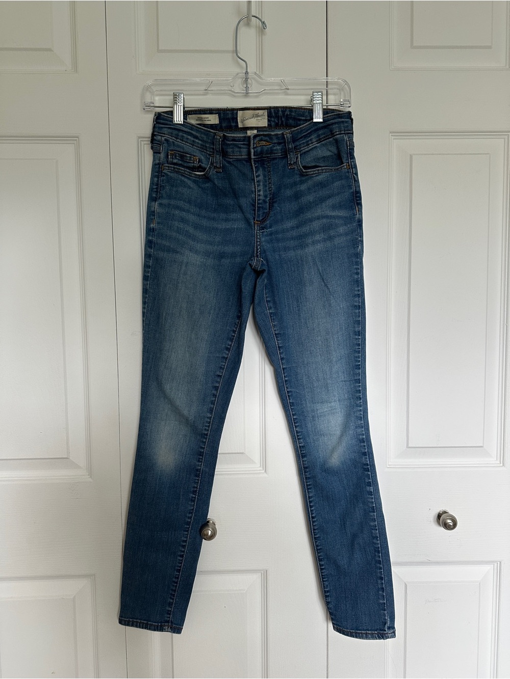 Universal Thread Women's Skinny Jeans in Blue Wash